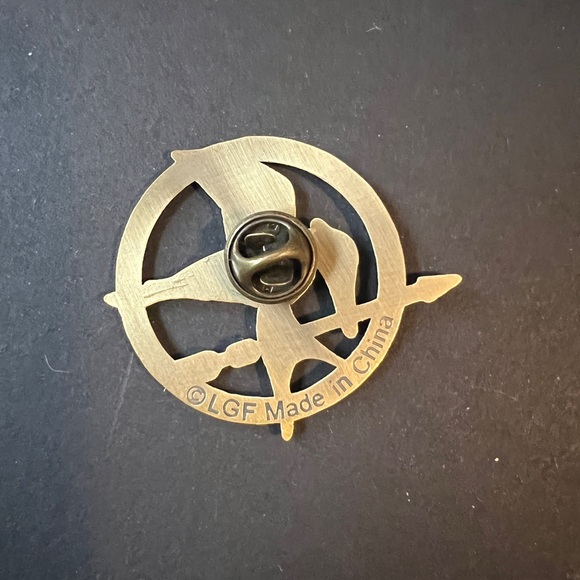Hunger Games Mockingjay Pin Brooch - Picture 2 of 2